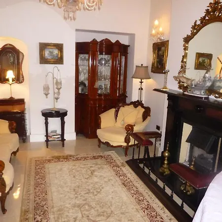 The Blarney Stone Guest house 4*